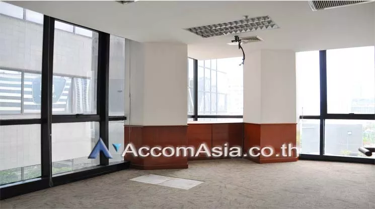 17  Office Space For Rent in Ratchadapisek ,Bangkok MRT Rama 9 at Chamnan Phenjati Business Center AA12603